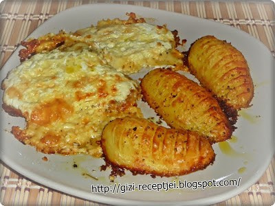 Sajtos-tejfölös hússzelet Hasselback krumplival.