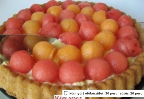 Gyümölcstorta dinnyegolyócskákkal