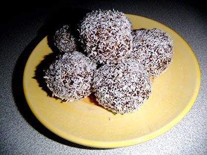 Gyors - meggyes kókuszgolyó