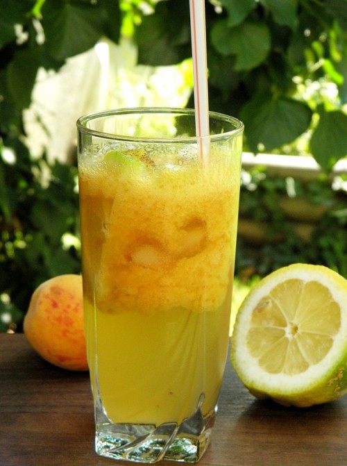 Alkoholmentes őszibarackkoktél