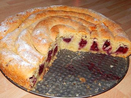 Meggyes tekercs pite
