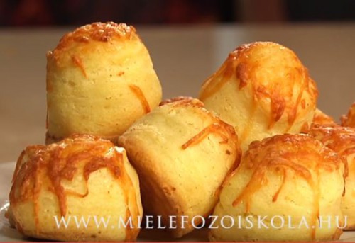 Túrós sajtos pogácsa