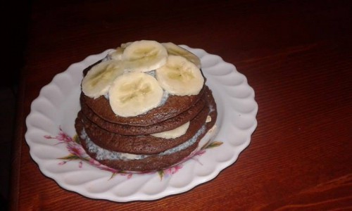 Kakaós amerikai palacsinta chia pudinggal, banánnal