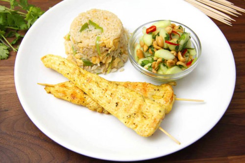 Fűszeres csirkenyárs (csirke satay)