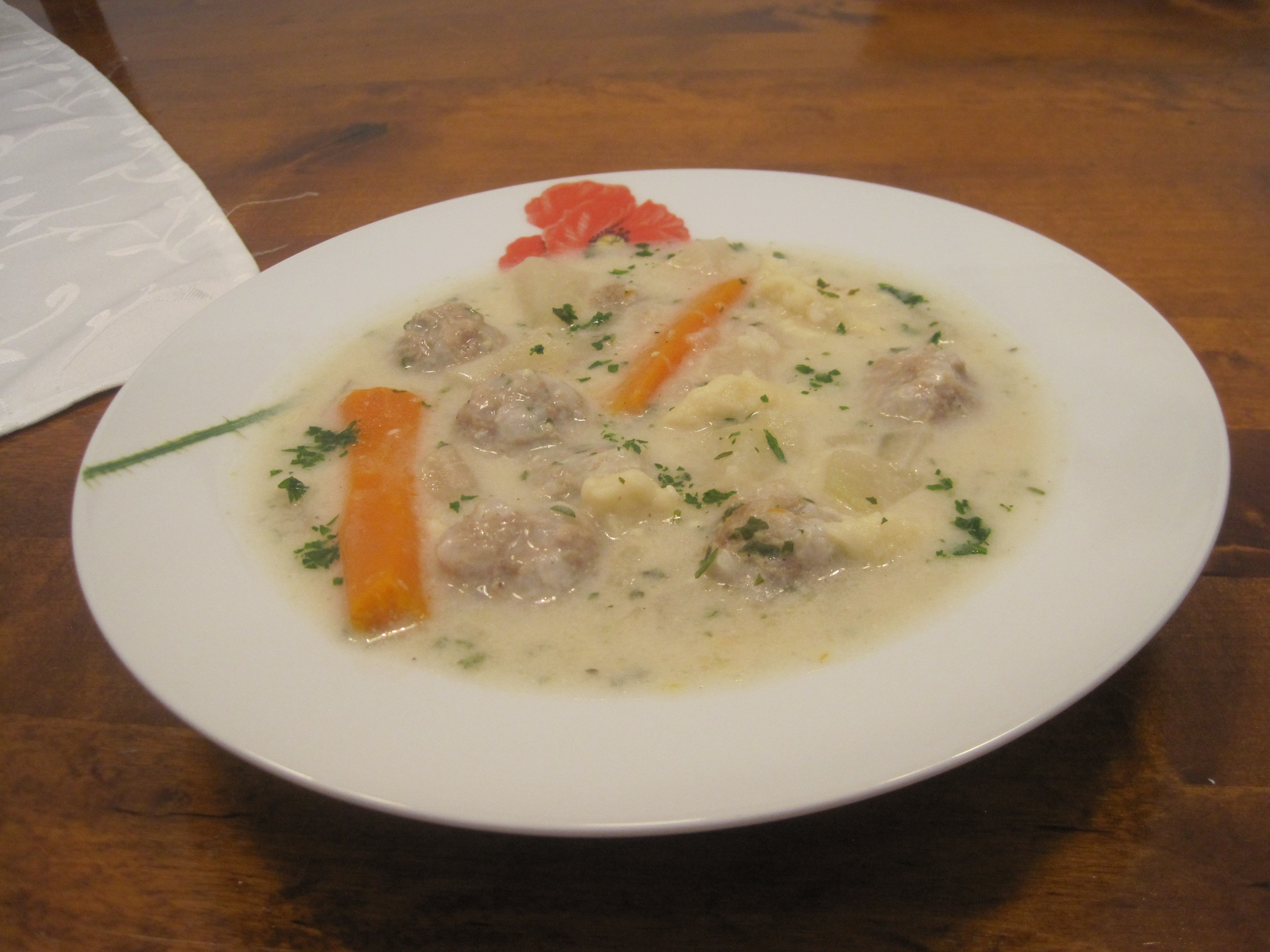 Karalábéleves húgombóccal