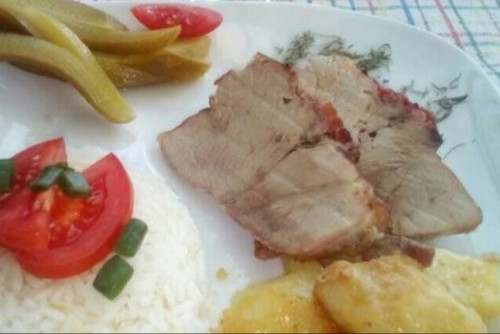Sütőzacskóban sült sertéscomb