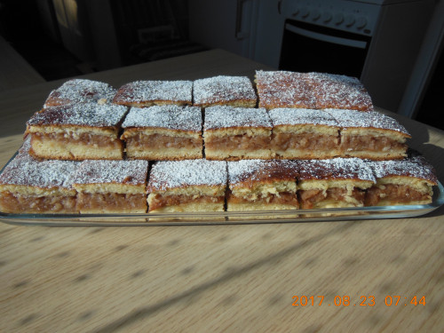 Almás pite 2