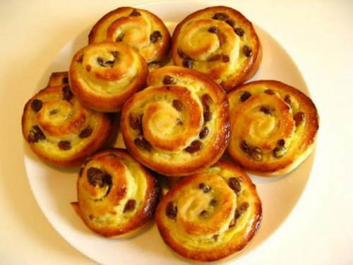 Mazsolás tekercs (pain aux raisins)