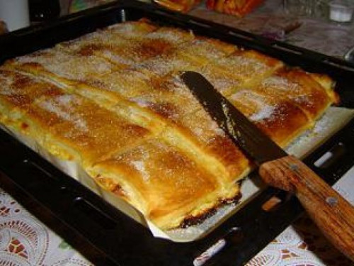 Piskóta jellegű finom túrós sütemény, elolvad a szád