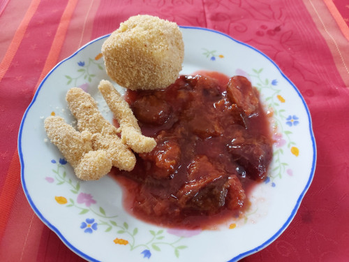 Zwetschgenkuchen mit Zwetschgensoße